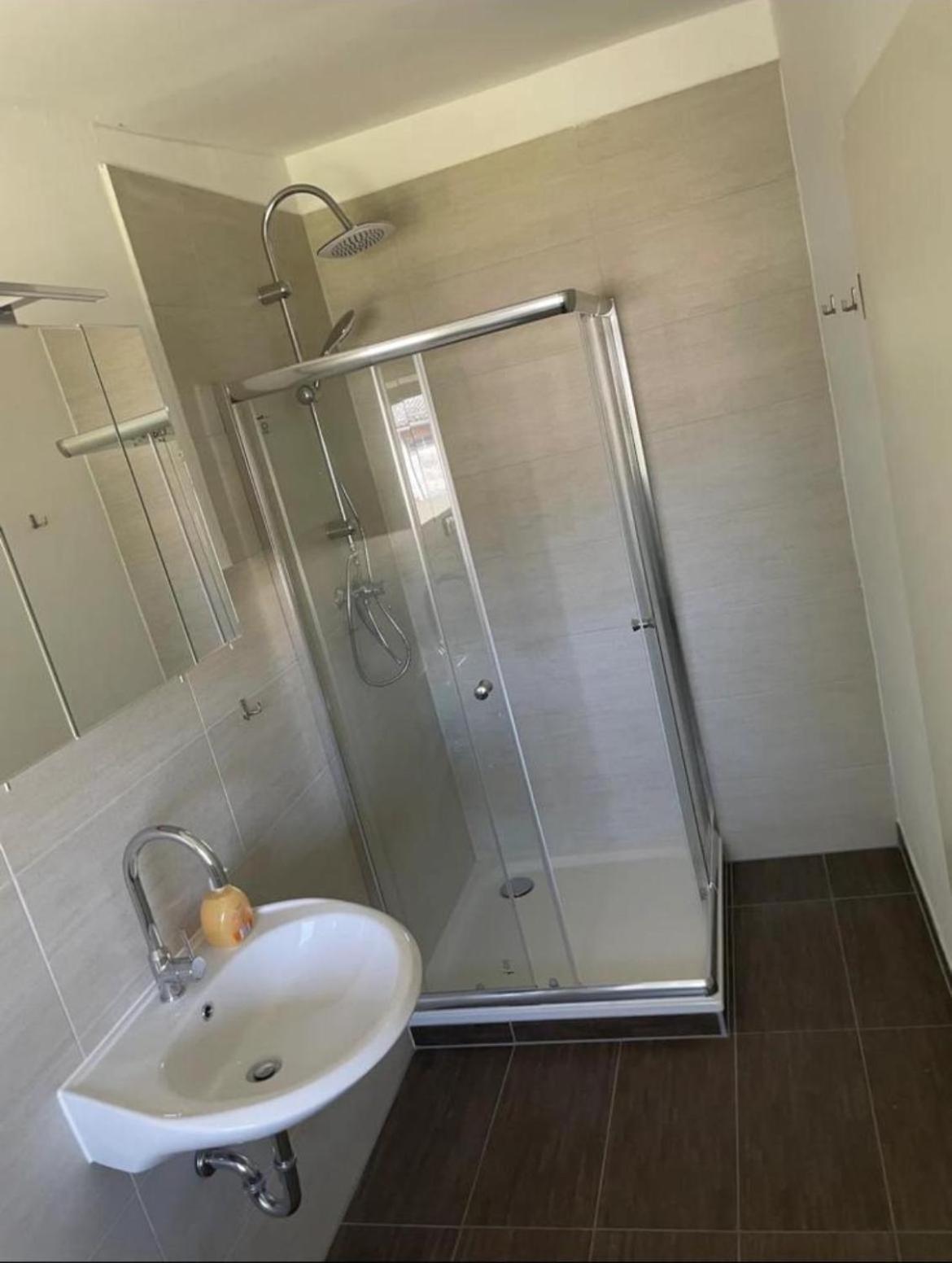Ferienzimmer Mit Zwei Einzelbetten Und Gemeinschaftkueche Warnow  Exterior photo