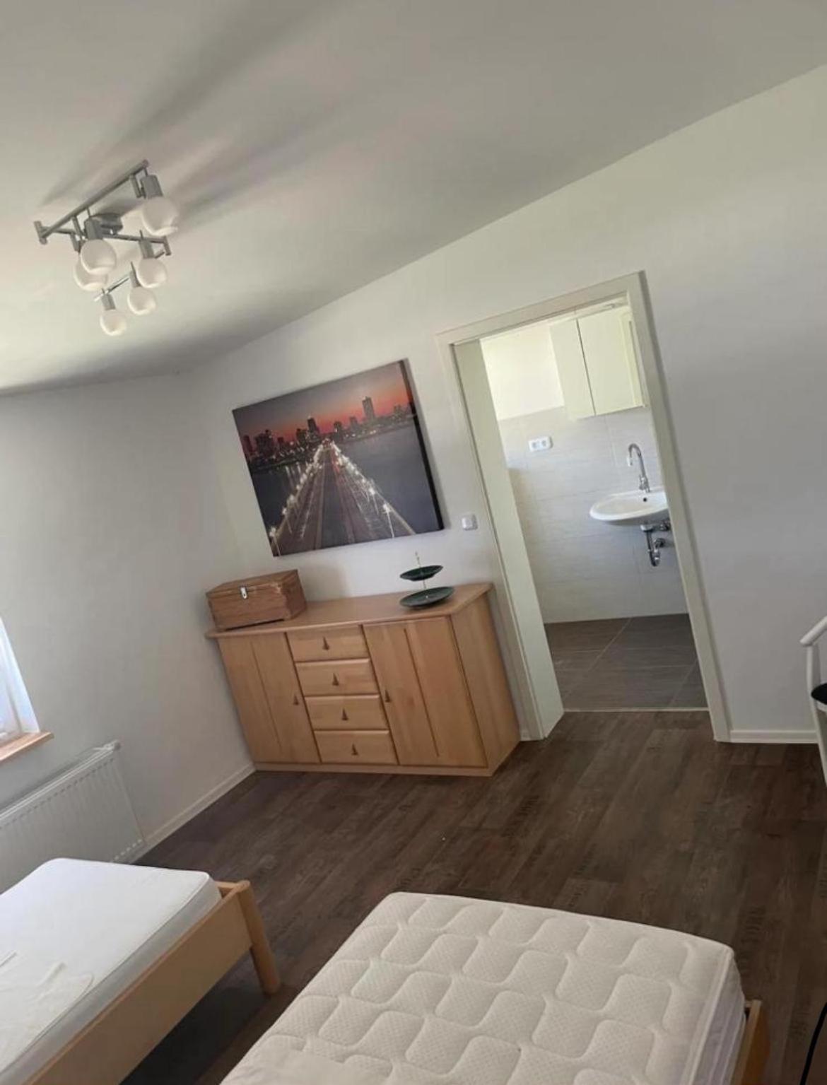Ferienzimmer Mit Zwei Einzelbetten Und Gemeinschaftkueche Warnow  Exterior photo
